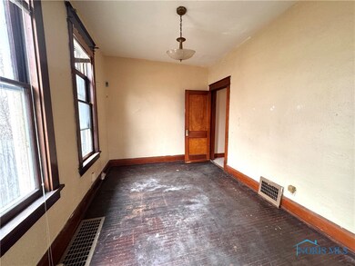 Dining Rm