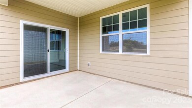 671 Fox Cove Rd, Hendersonville, NC 28792 - photo 3