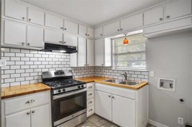 826 W Texas St unit B, Denison, TX 75020 - photo 4