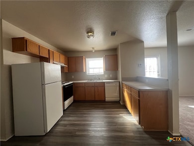 4200 Alan Kent Dr unit D, Killeen, TX 76549 - photo 5