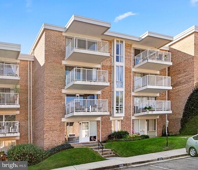 2621 Redcoat Dr unit 222, Alexandria, VA 22303 - photo 2