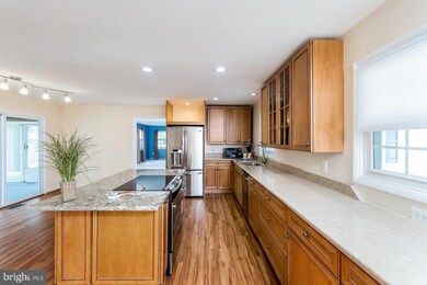 12905 Melville Ln, Fairfax, VA 22033 - photo 7