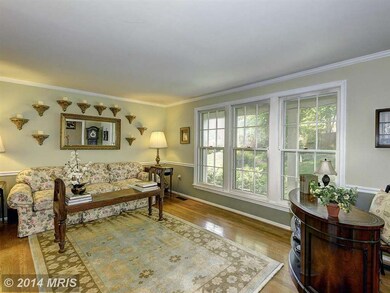 9827 Fosbak Dr, Vienna, VA 22182 - photo 6