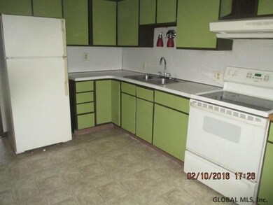 16 Hadden Ln, Troy, NY 12180 - photo 5