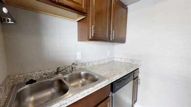 5425 Gaston Ave unit 205, Dallas, TX 75214 - photo 5