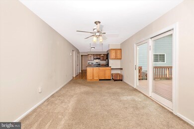 19016 Mcfarlin Dr, Germantown, MD 20874 - photo 6