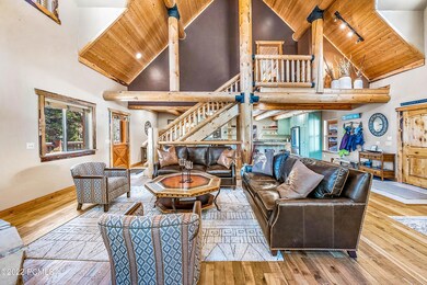 2_Main-Living_high_3858085