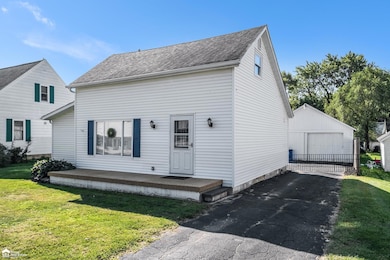 9456 Genesee St, New Lothrop, MI 48460 - photo 3