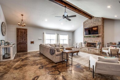 2008 Lyla Ct, Springtown, TX 76082 - photo 3