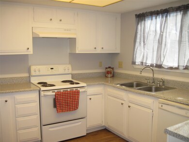 16418 Barcelona Dr, Friendswood, TX 77546 - photo 5