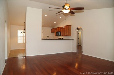 8727 S 261st East Ave, Broken Arrow, OK 74014 - photo 5