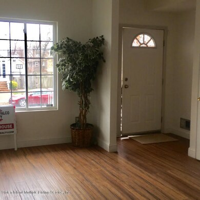 Livinr room/ front door