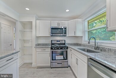 3910 Larchwood Rd, Falls Church, VA 22041 - photo 5