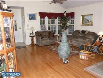 43 Bear Meade Dr, Trenton, NJ 08691 - photo 3