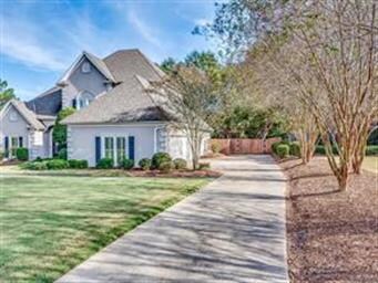 This Wynlakes Home Is Immaculate with Beautiful Up