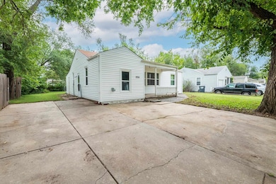 2014 S Saint Clair Ave, Wichita, KS 67213 - photo 3