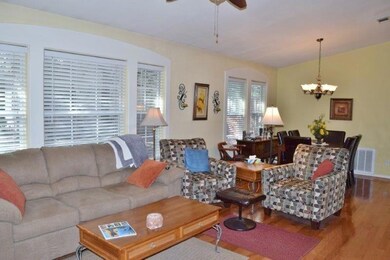 Living Room (3)