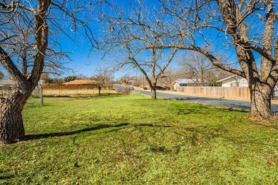 902 Hill St, Fredericksburg, TX 78624 - photo 2