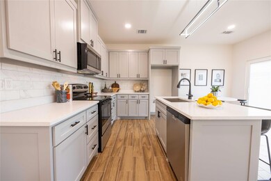 3208 Brazos River Dr, Granbury, TX 76048 - photo 7