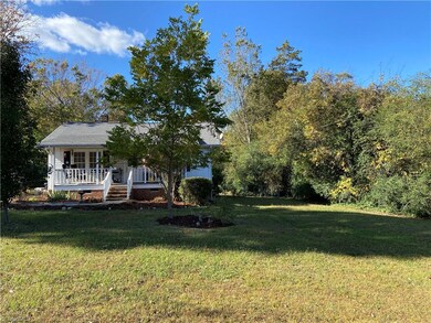 247 Cresent Dr, Asheboro, NC 27203 - photo 4