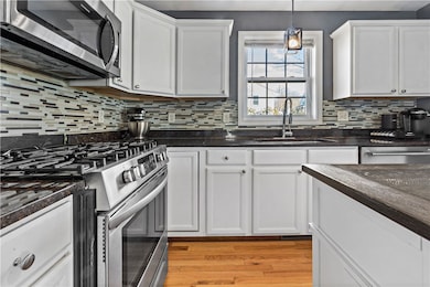 13 Cobblestone Ln, Westerly, RI 02891 - photo 5
