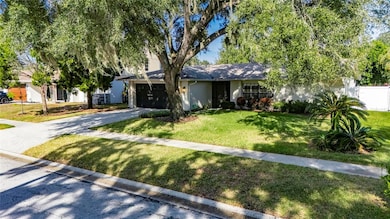 1322 Corner Oaks Dr, Brandon, FL 33510 - photo 2