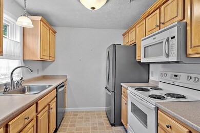 16 Patriot Rd unit 16, Fitchburg, MA 01420 - photo 2