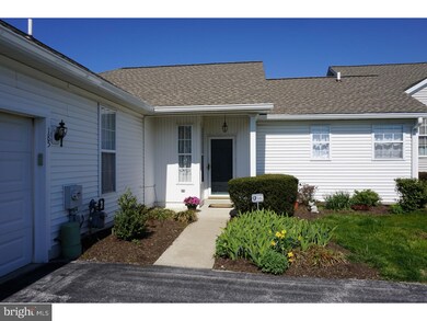 185 E Hunting Horn Ln unit 44, Glen Mills, PA 19342 - photo 2