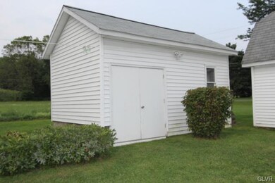 148 W Beil Ave, Nazareth, PA 18064 - photo 6