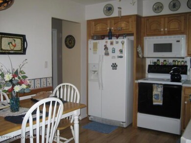 9501 Plumwood Rd, Louisville, KY 40291 - photo 7