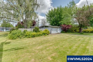 201 E 8th St, Newberg, OR 97132 - photo 2