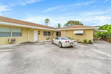 751 Hummingbird Way unit 6, North Palm Beach, FL 33408 - photo 2