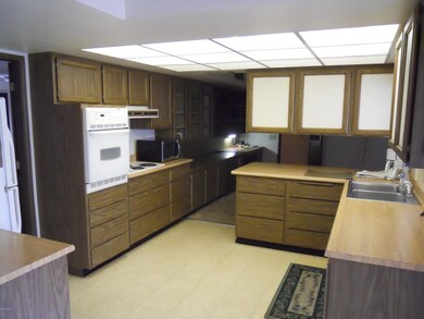 9607 W Cottonwood Dr, Sun City, AZ 85373 - photo 6