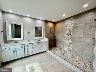 190 Moonstone Dr, Kearneysville, WV 25430 - photo 2