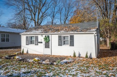 713 Ellenhurst Dr, Anderson, IN 46012 - photo 2