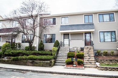72 Arrowood Ct unit 599, Staten Island, NY 10309 - photo 2