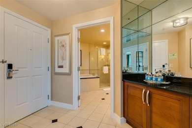 The Signature at MGM Grand Residences unit 2705, Las Vegas, NV 89109 - photo 2