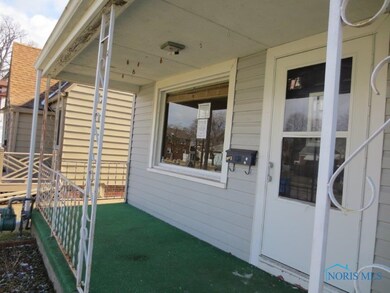 Front Porch / Entry