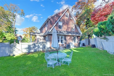 51-27 Browvale Ln, Flushing, NY 11362 - photo 5