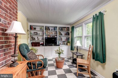 3207 Spring Dr, Alexandria, VA 22306 - photo 7