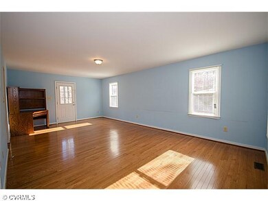 Den/Family/Great Room - Family Room boasts hardwoo