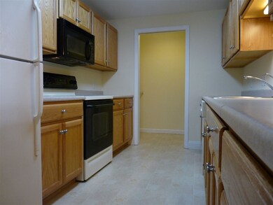 2 Crestview Cir unit 84, Londonderry, NH 03053 - photo 7