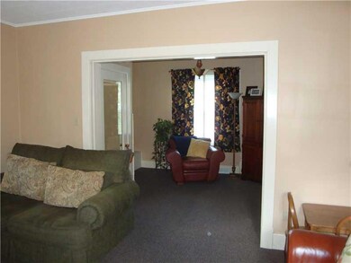 Entry/Foyer.