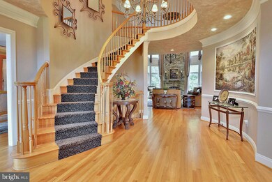 3359 V Ln, Oakton, VA 22124 - photo 2