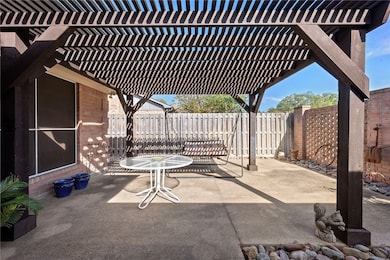 1206 Brook Hollow Ct, Bryan, TX 77802 - photo 4