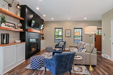 787 Odsila Way, Fontana-On-geneva Lake, WI 53125 - photo 4