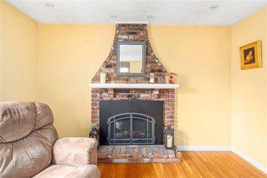 35 Claire St, West Warwick, RI 02893 - photo 4