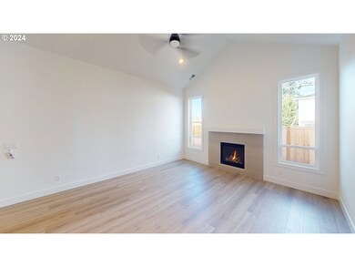 902 NE 17th Ave unit L34, Canby, OR 97013 - photo 6