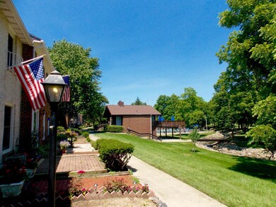 568 Dlyn St unit G10, Columbus, OH 43228 - photo 4