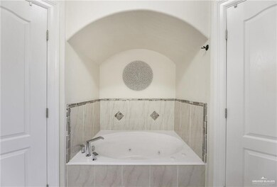 3501 Danubio Dr, Edinburg, TX 78539 - photo 7